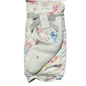 Love Bug Cozy Baby Floral Blanket Reverse to Sherpa 30 in x 40 in